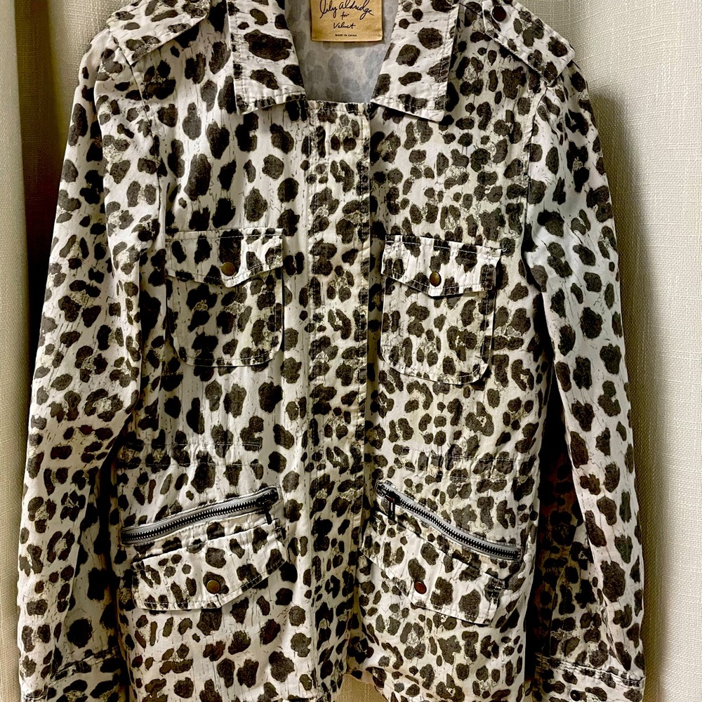 Military style Zipup/snap up Leopard Jacket